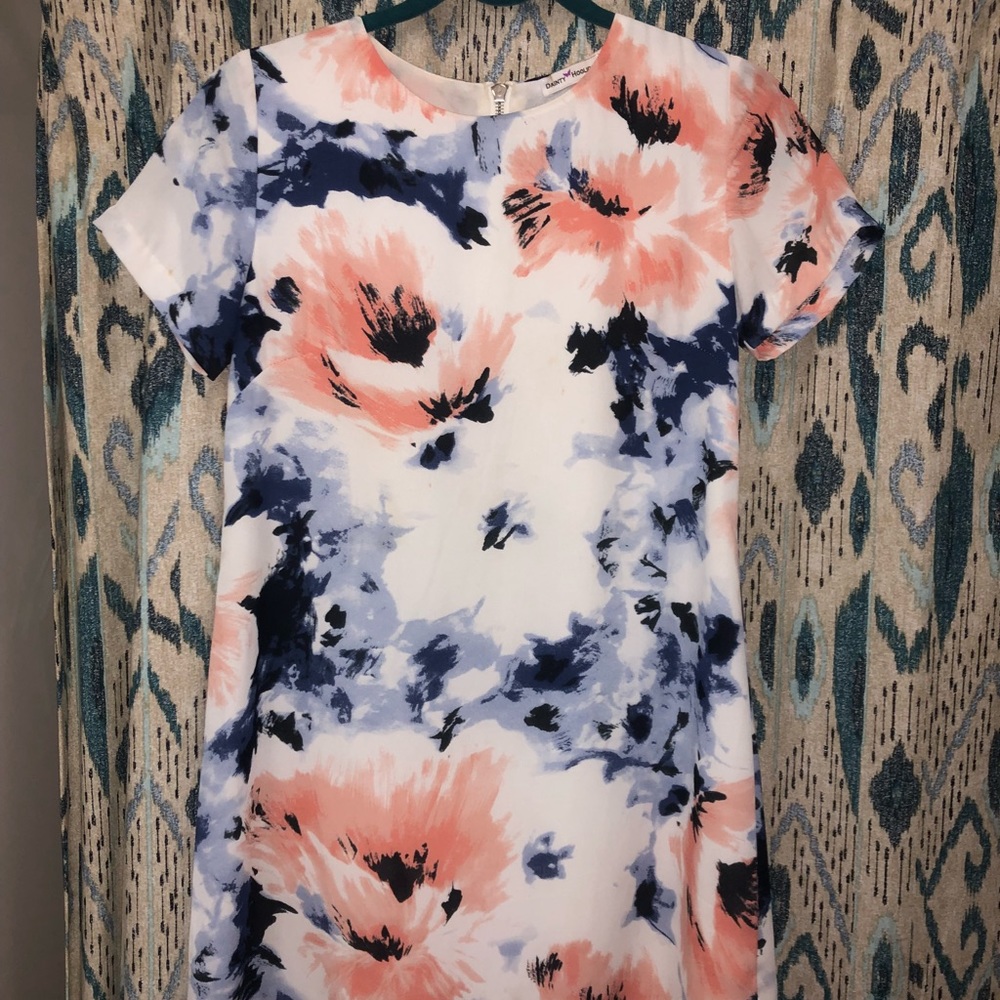Floral shift dress